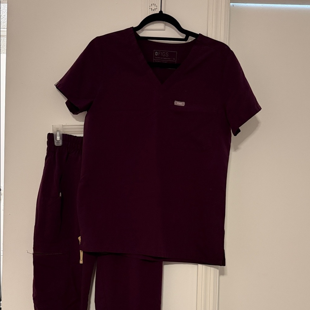 Deep Purple FIGS Scrub Set